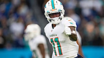 The Miami Dolphins have made some shrewd moves this off-season. In their latest deal they've traded veteran WR DeVante Parker to the New England Patriots.