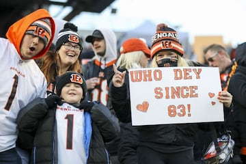 Feb 7, 2022; Cincinnati, OH, USA; Cincinnati Bengals fans cheer during the Super Bowl Opening Night Fan Rally at Paul Brown Stadium. Mandatory Credit: Katie Stratman-USA TODAY Sports